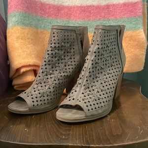 Like New Maurice’s Booties